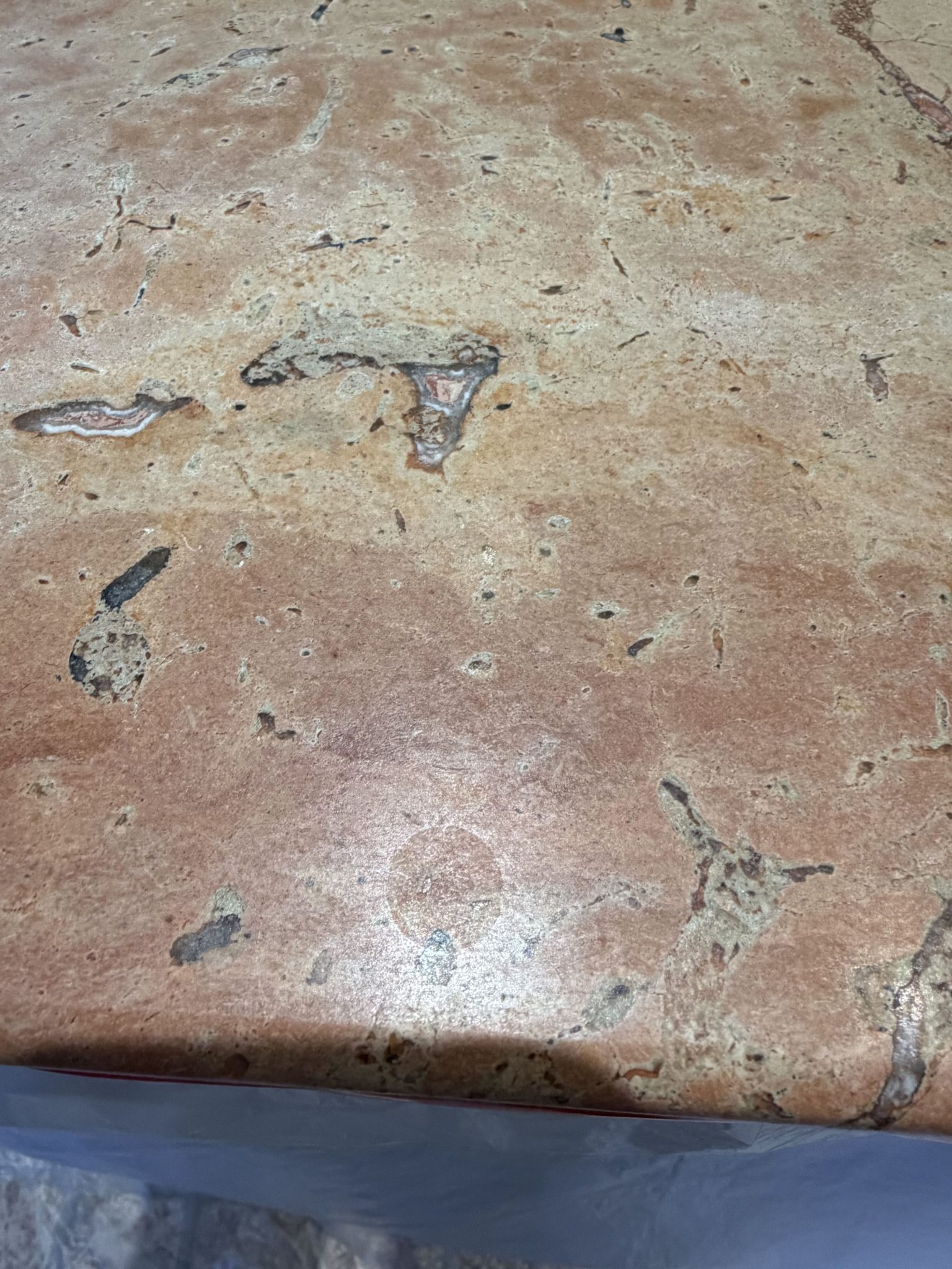 A marble vanity restored on Nuns’ Island — Surface detail during the work